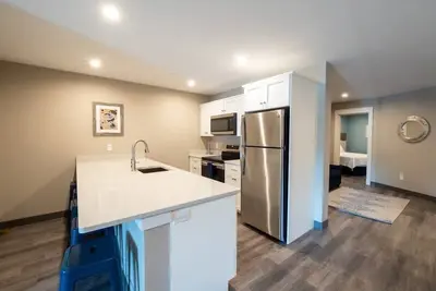 Image de Long Beach Suites: Book 2025 Summer Trip Today!