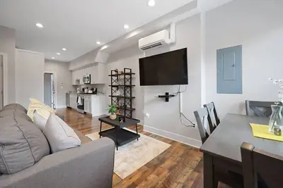 Image de Shaw Chic Oasis: Metro-Accessible 2br Rowhouse