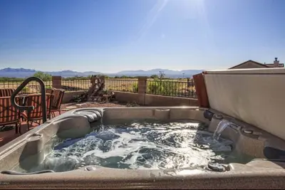 Image de Beautiful Benson Getaway with Hot Tub