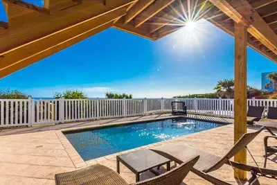 Image de Luxury Oceanfront Pool Home! Ideal for large family vacations!