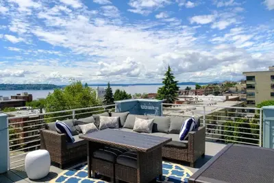 Image de Water and Needle View Townhome with Rooftop Deck