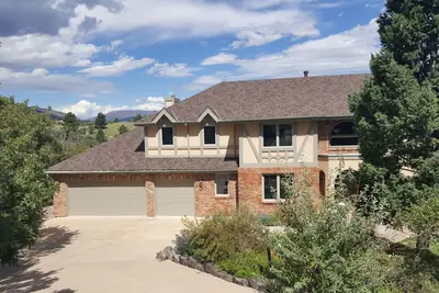 Image de Lush setting, minutes to downtown Colorado Springs