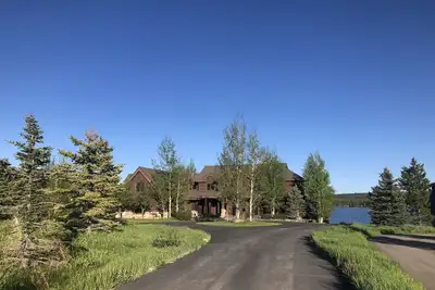 Image de Sandy Beach Lodge* Waterfront Home, Wifi, Fire Pit, Bbq Grill, Boat Dock