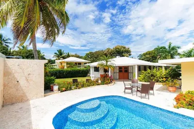 Luxurious guest-friendly villa in Sosua, 5 bedrooms, parking/Tv/Wi-Fi/pool