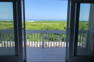 Image de Beachfront beauty, privacy, 2 floors. 5 minutes to Borgata and top Ac nightlife!