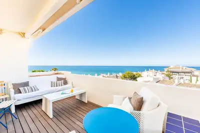 Image de Calahonda del Sol | Spacious first line ocean view apartment