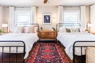 Image de Beautiful Historic Home in Plaza District
