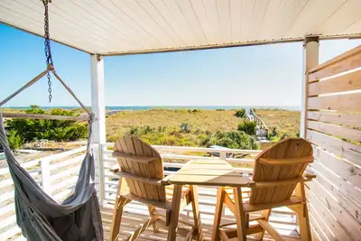 Image de #2 Stylish condo w/ beach access on Carolina Beach