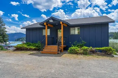 Lakeside Bungalows Main House