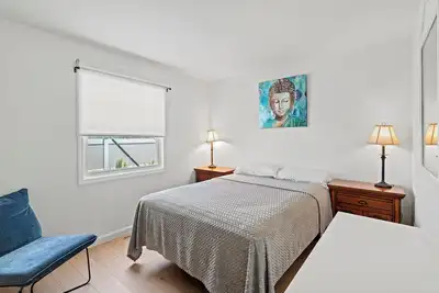 Image de 1. 5 Blocks from Ocean Unit #2 Great Location 2 Bedroom Apartment
