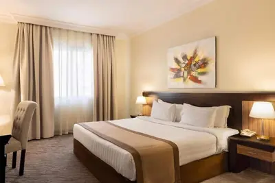 Image de One Bedroom Apartment Near Al Shamsi Building By Luxury Bookings