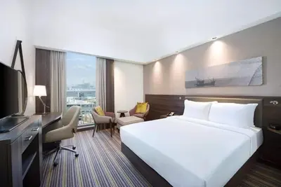 Image de Queen Room Near Sunrise Supermarket By Luxury Bookings