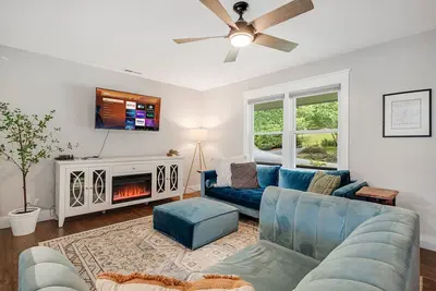 Image de Charming getaway in Weaverville! Great location!