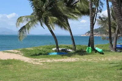 Image de Casual Lodge Unit 4 - cosy island unit with balcony just minutes to Nelly Bay Beach