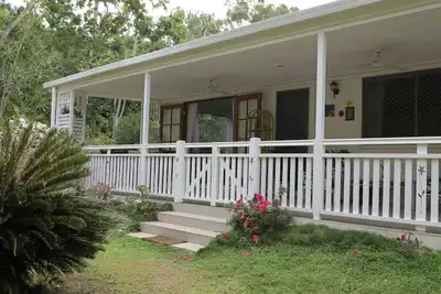 Image de Mirabel Cottage - Charming, comfortable and well-equipped, in easy walking distance to beaches
