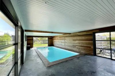 Image de Villa haut de gamme 220 m2, Plages et Gr 5min à pied, piscine intérieure