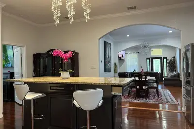 Image de Pearl-Brewery Woodlawn Main-house 5 min From Downtown