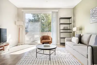Image de Lovely Walnut Creek 2br w/ Pool, Gym & W/D, close to Bart, by Blueground