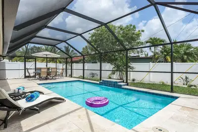 Image de Large Private Home w/ 5 Beds, Heated Pool, Dog Friendly, Perfect for Working Remotely, Near Beaches