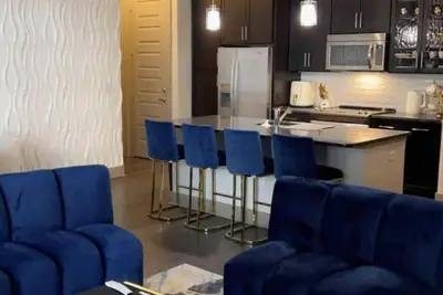 Image de Luxurious Apt With 2 King Size Bed-Downtown Richardson- Free Parking
