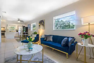 Image de Sparkling Family sized condo near Downtown Saint Petersburg/beaches