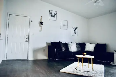 Image de ⭐️ The Retreat Flower Tree 2. 0 (Selfie-Station)