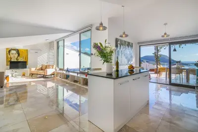 Luxury 3 Bed Duplex Penthouse with Sea View & Private Pool - 5 mins Walk to Town