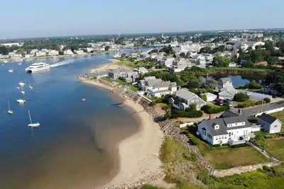 Image de Steps to the beach. Kid friendly w/ swing set & large back yard
