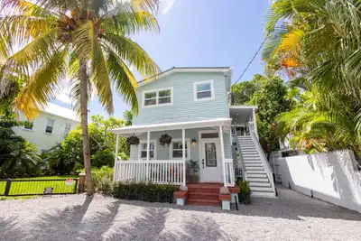 Image de The Sea Glass Cottage in Historic Key West