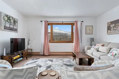 Image de 3 Bedroom Home with Views of Mount Elmore - 20 minutes to Stowe