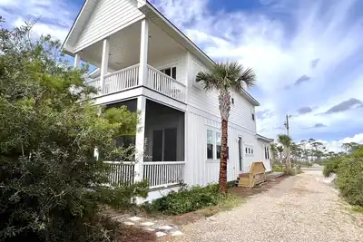 Image de North Cape, Gulf View home, pet friendly, private access!