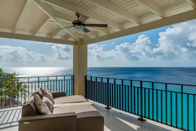 Bellevue 11 oceanfront penthouse on the Beach -