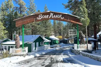 Image de Bm #11 · Serene 2 Bd Suite w/ Hot Tub - Bear Manor #11