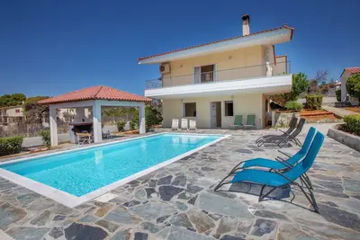 Image de Villa with Private S. Pool-Theologos by Ghh