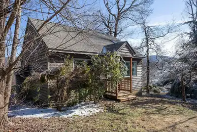 Image de Three Ridges Cabin--kitchen, fireplace, jacuzzi