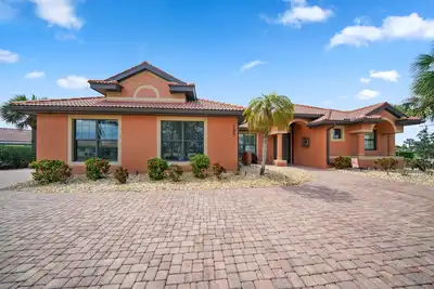 Image de Beautiful Gulf Access home Amazing pool sunsets