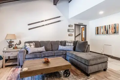 Image de Horizons Iv #156 New Luxurious Listing! Fully Remodeled 2 Bedroom Plus Loft 3 Full Bathroom Sleeps 8