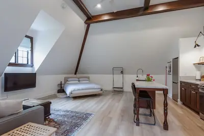 Image de Brand New Carriage House…close to trails and ocean