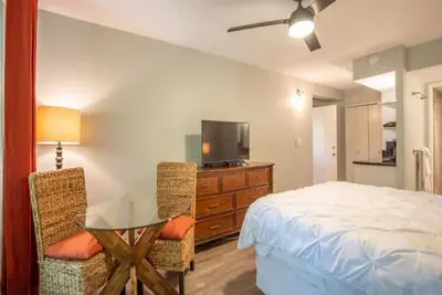 Image de Renovated Penthouse Studio @ Maui Banyan (Nice! )