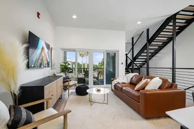 Image de Modern & Gorgeous Rooftop City Views & Close to the Best of Everything in Sa!