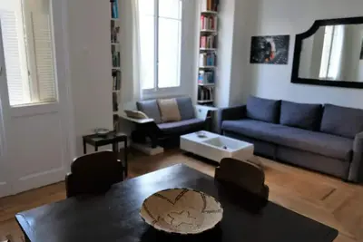 Image de Stylish Bright Athenian Flat