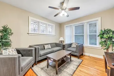 Image de Tower Grove Getaway sleeps 8