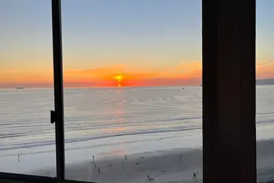 Image de Amazing high rise unobstructed views of the Ocean and San Diego bay.