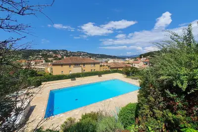 Image de Appartement climatisé avec terrasse, parking privé, résidence avec piscine
