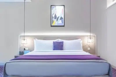 Image de Deluxe King Room Near Burj Khalifa Metro By Luxury Bookings