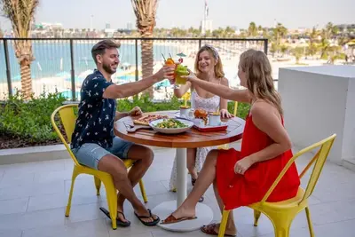 Image de King Room At La Mer Beach By Luxury Bookings