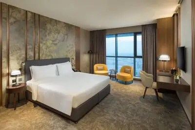 Image de Deluxe One Bedroom Apartment Near Greens By Luxury Bookings