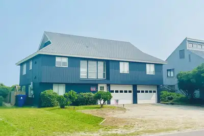 Image de Surf City Oceanfront House Sleeps 12
