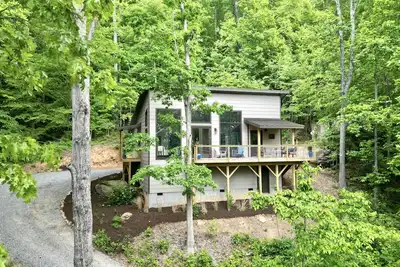 Image de Stunning Mountain-Modern Cabin Close to Asheville w/Hot Tub