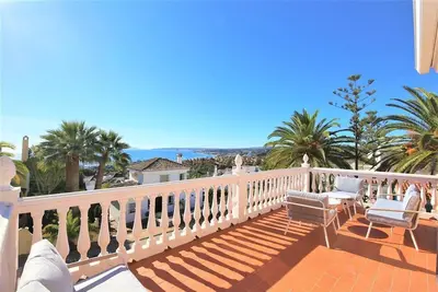 Image de Villa familiale avec vue sur mer et climatisation, Près de la plage, des restaurants et du port